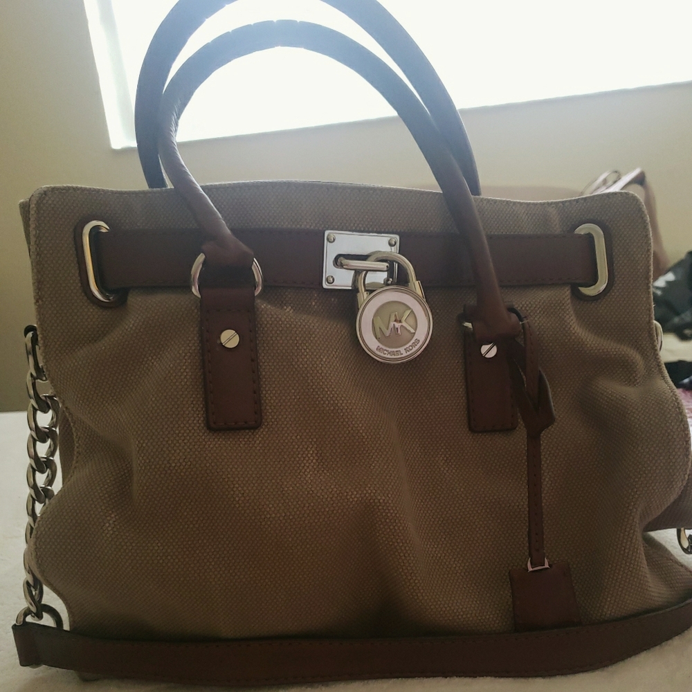 Authentic Michael Kors Handbag With Should - image 2